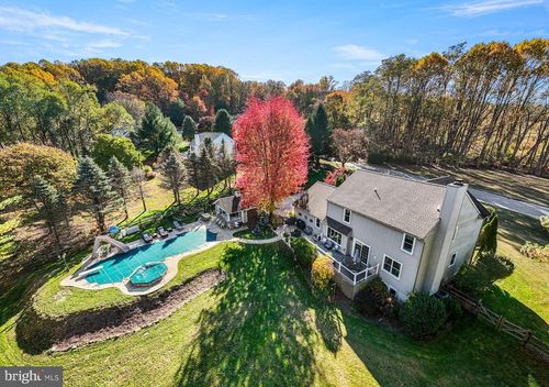 27 Fox Farm Ln, DOWNINGTOWN, PA, 19335-2297 | Card Image