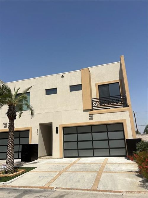 204 Canary Ave, McAllen, TX, 78504-6876 | Card Image