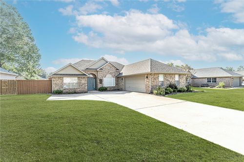 213 Shane Dr, Centerton, AR, 72719-9713 | Card Image