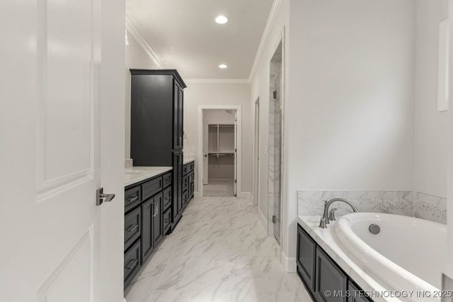 12662 S Irvington Ave, House other with 3 bedrooms, 3 bathrooms and null parking in Bixby OK | Image 29