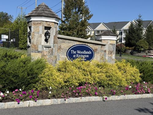 8-8 Brentwood Cir, Danbury, CT, 06810-1518 | Card Image