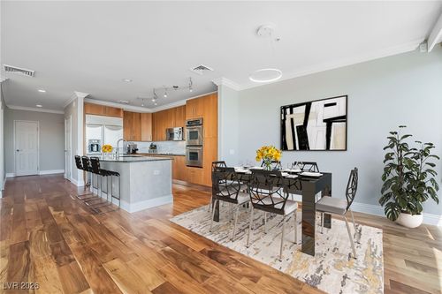 3906-200 W Sahara Ave, Las Vegas, NV, 89102-5002 | Card Image