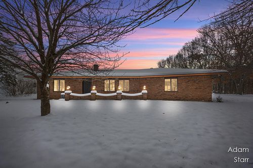 945 60th Street Sw, Wyoming, MI, 49509 | Card Image