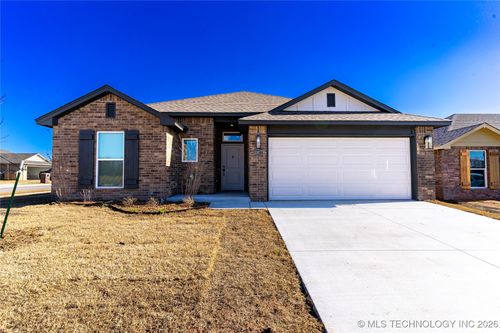 10877 S 271st East Ave, Coweta, OK, 74429 | Card Image