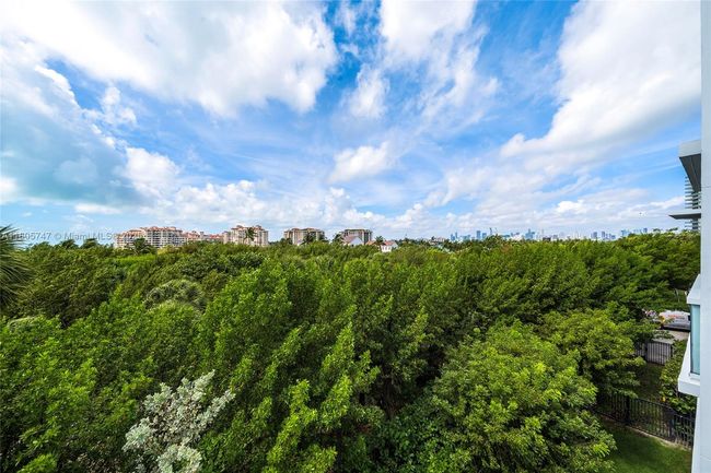 UNIT-13 - 100 S Pointe Dr, Condo with 3 bedrooms, 4 bathrooms and null parking in Miami Beach FL | Image 14