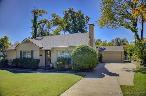 1916 35th St, Tulsa, OK, 74105-2704 | Card Image