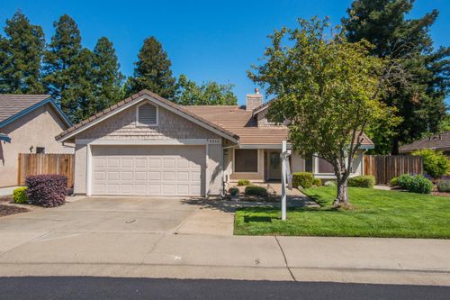 9513 Laguna Lake Way, Elk Grove, CA, 95758-4210 | Card Image