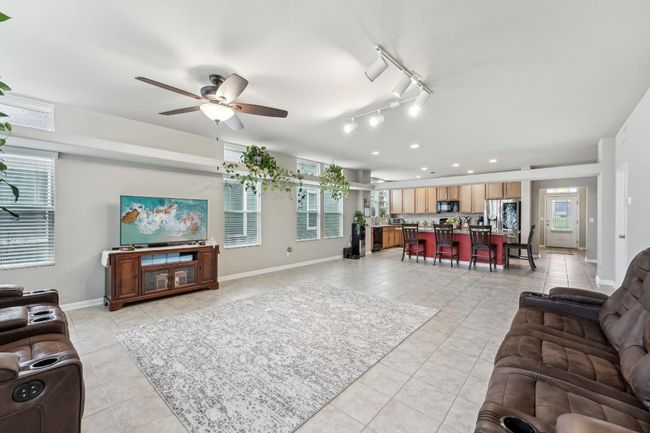 1373 Nevarez, House other with 3 bedrooms, 2 bathrooms and 3 parking in Kyle TX | Image 7