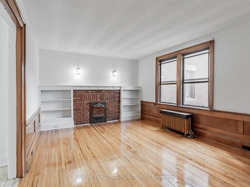 82-10 Kingston Rd, Toronto, ON, M4L1S4 | Card Image