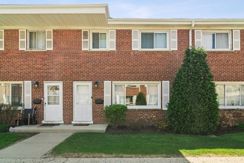 a-1058 N Boxwood Dr, Mount Prospect, IL, 60056-1204 | Card Image