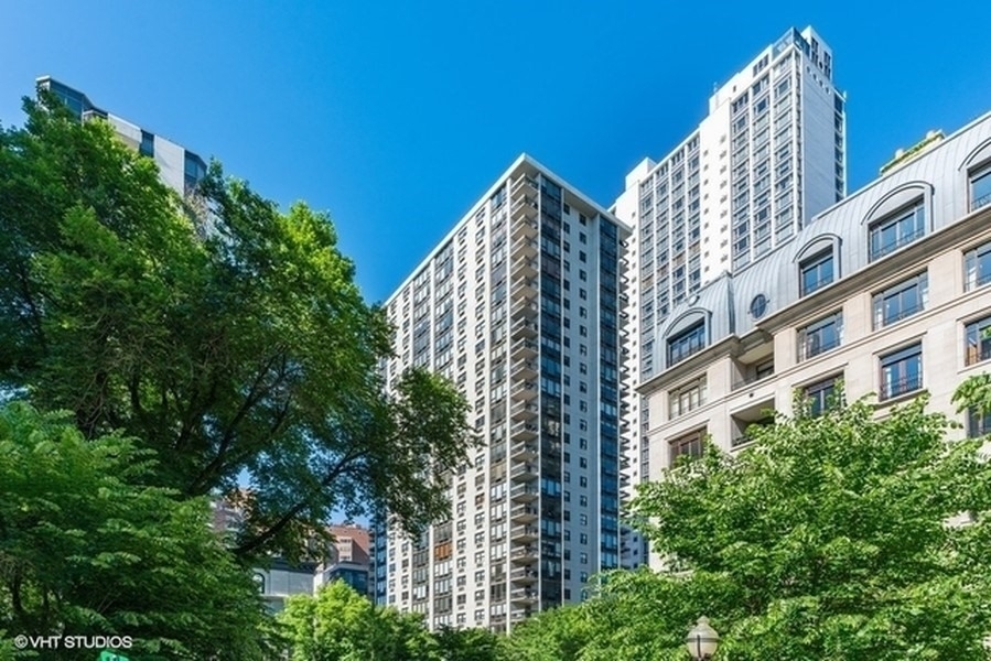 1201 1313 N Ritchie Court, For Sale in Chicago Zoocasa