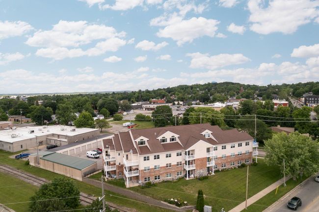 UNIT-104 - 301 N Lake St, Condo with 2 bedrooms, 2 bathrooms and null parking in Cadillac MI | Image 27