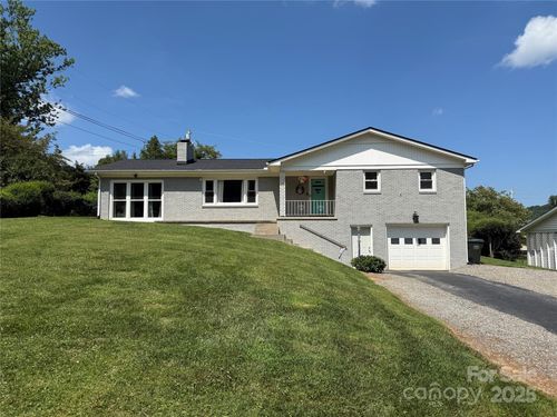 84 Azalea Dr, Waynesville, NC, 28786-3399 | Card Image