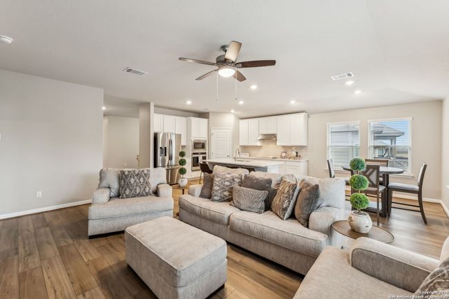 320 Shelton Pass, House other with 4 bedrooms, 3 bathrooms and null parking in Cibolo TX | Image 11