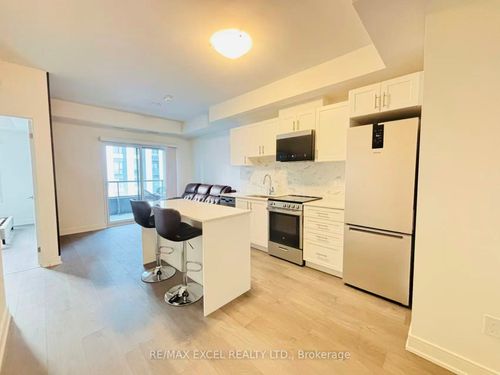 b-709-715 Davis Dr, Newmarket, ON, L3Y0J2 | Card Image