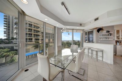 402 - 6001 N Ocean Dr, Condo with 3 bedrooms, 3 bathrooms and null parking in Hollywood FL | Image 2