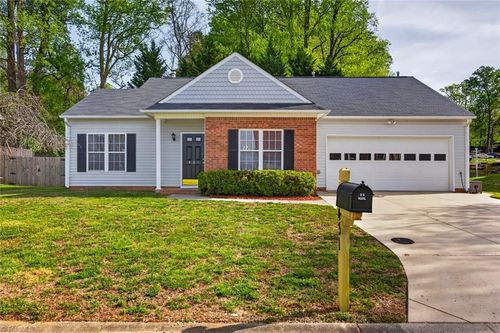 431 Overbrook Meadow Ct, Kernersville, NC, 27284-7076 | Card Image