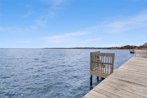 140 Ocean Ave, Center Moriches, NY, 11934-3422 | Card Image