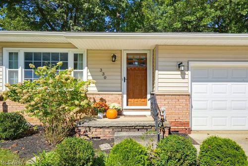 330 Tolbert St, Wadsworth, OH, 44281-1237 | Card Image