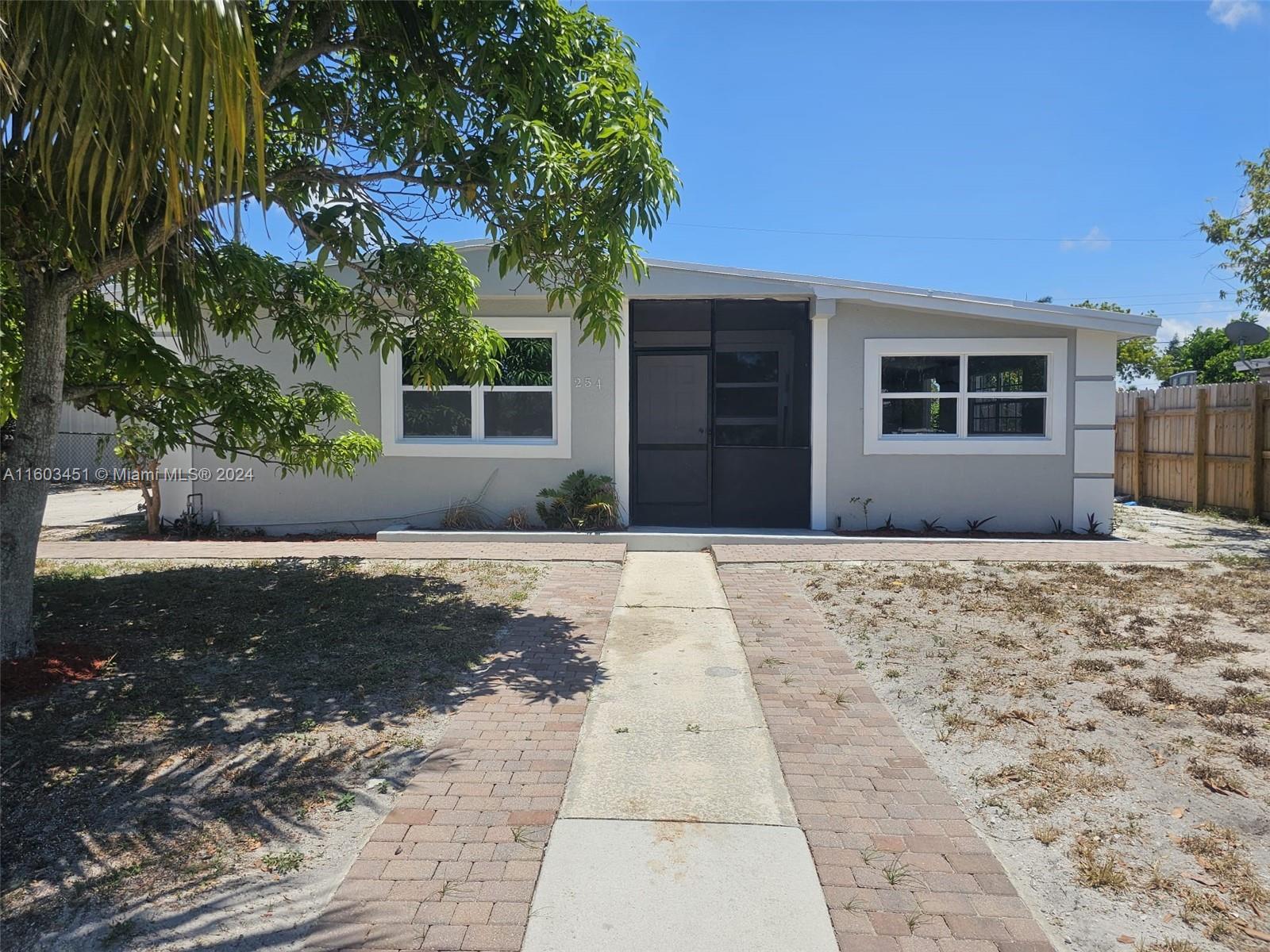 41st Ct, Deerfield Beach, FL 33064