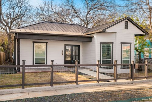 1219 N Olive St, San Antonio, TX, 78202-1131 | Card Image