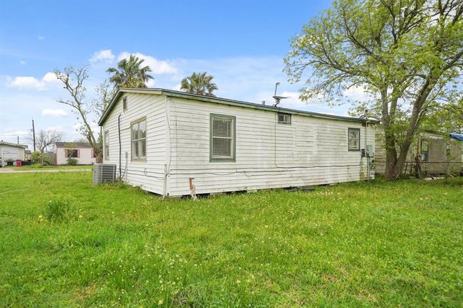 606 W 7 Th St, House other with 3 bedrooms, 1 bathrooms and null parking in Freeport TX | Image 22