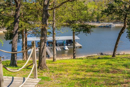 99 Shady Place Ln, Blue Eye, MO, 65611-7252 | Card Image