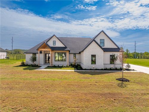 927 Noah St, Fayetteville, AR, 72703-5617 | Card Image