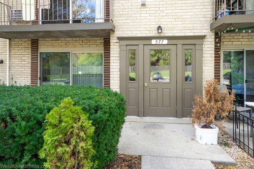 apt-1j-577 Fairway View Dr, Wheeling, IL, 60090-3828 | Card Image