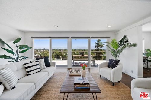 11689 Picturesque Dr, Studio City, CA, 91604-3826 | Card Image