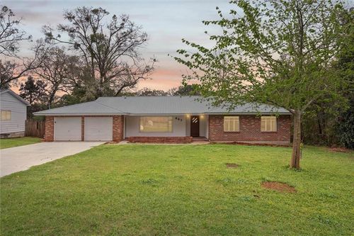 207 Alpine St, Chickasaw, AL, 36611-2435 | Card Image