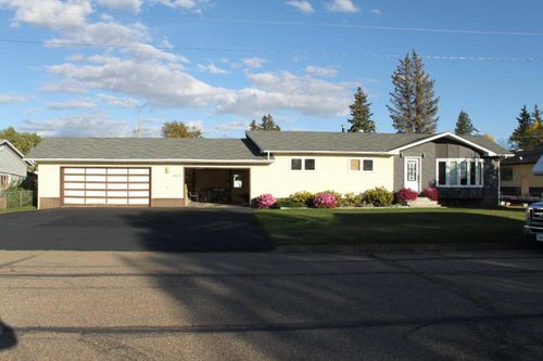 405 2nd Street Ne, Manning, AB, T0H2M0 | Card Image