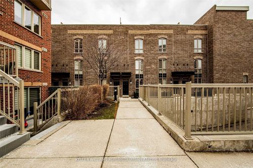 37-3 Elsie Lane, Toronto, ON, M6P0B8 | Card Image