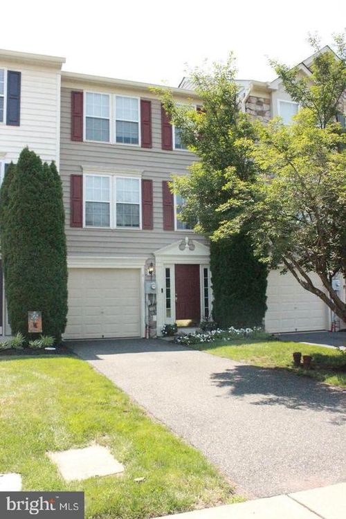 5 N Savanna Dr, POTTSTOWN, PA, 19465-6602 | Card Image