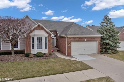63224 E Charleston Dr, Washington Township, MI, 48095-2429 | Card Image