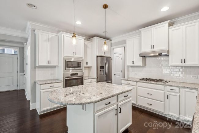 Kitchen | Image 10