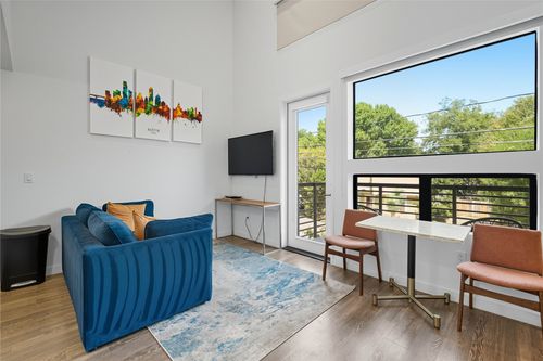 201-49 Navasota Street, Austin, TX, 78702 | Card Image