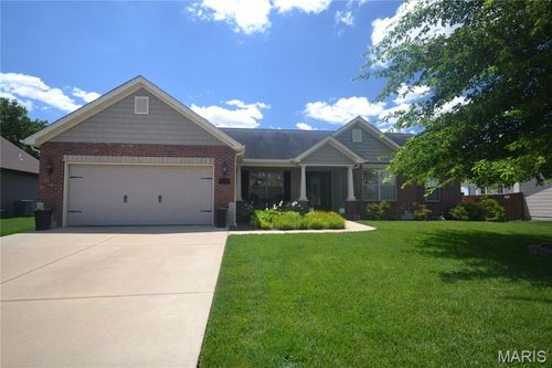 5546 S Woods Manor Dr, Smithton, IL, 62285-3685 | Card Image