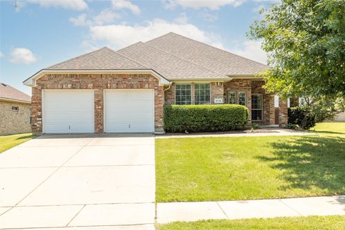 5739 Derek Way, Grand Prairie, TX, 75052-0427 | Card Image