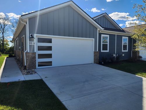 2021 Holmesburg Pvt Cir, Gallatin, TN, 37066-8206 | Card Image