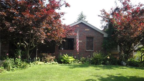 217 W Sunset Dr, Rittman, OH, 44270-1323 | Card Image