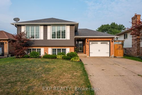 213 Northwood Dr, Welland, ON, L3C6V4 | Card Image