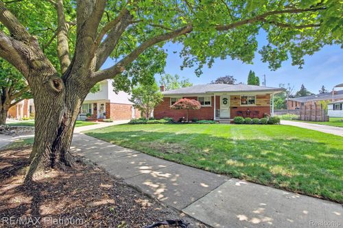 11634 Spicer Dr, Plymouth, MI, 48170-4348 | Card Image