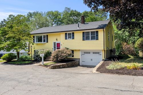 31 Barcelona Ave, Salem, MA, 01970-1756 | Card Image