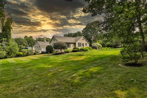 24 Browns Ln, West Newbury, MA, 01985-1717 | Card Image