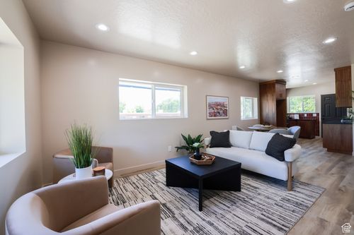 1105 W 700 S, Salt Lake City, UT, 84104-2409 | Card Image