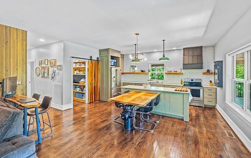 20 Sunset View Ln, Marietta, SC, 29661-9116 | Card Image