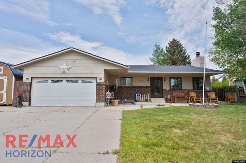 1003 Laredo Dr, Douglas, WY, 82633-3007 | Card Image