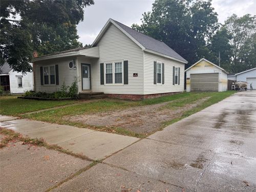 140 Alexander St, Caro, MI, 48723-1903 | Card Image