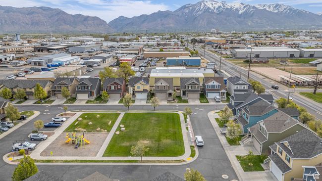 Aerial view with a residential view and a mountain view | Image 31